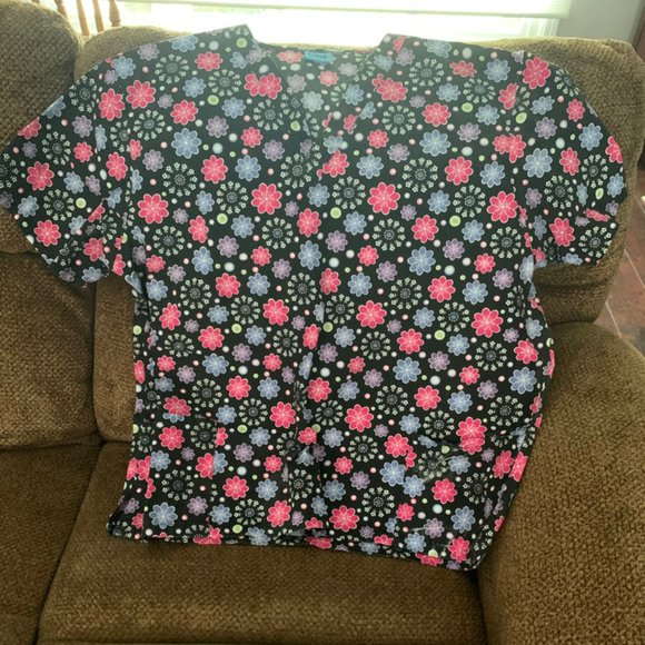 Flower Scrub Top - Picture 1 of 3